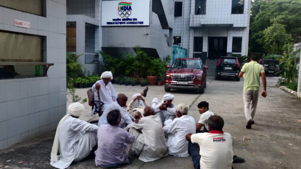 asian-games-wrestling-trials-protest-ioa-headquarters