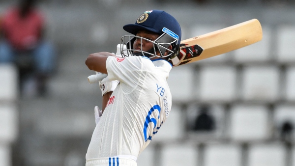twitter-reacts-to-yashasvi-jaiswals-fifty-on-debut
