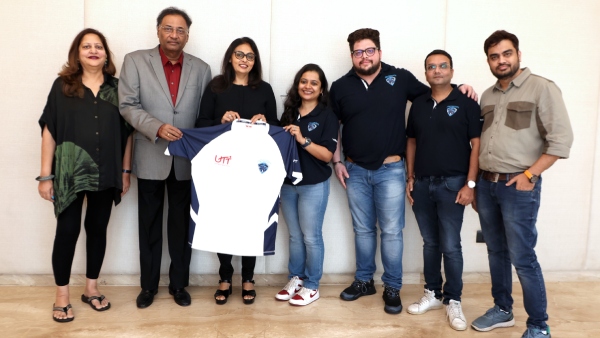 Ultimate Table Tennis promoters Vita Dani and Niraj Bajaj along with the officials of seventh franchise of the league Jaipur Patriots