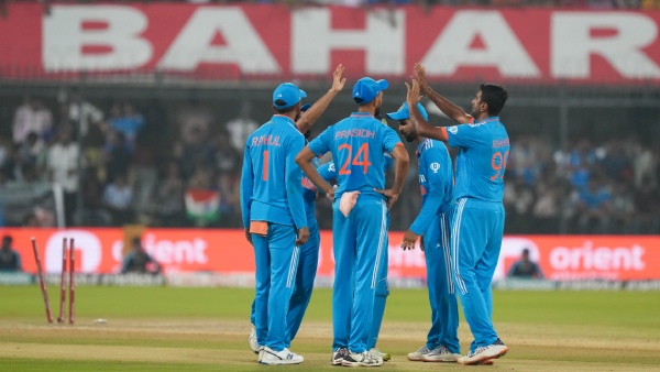 india-vs-australia-2nd-odi-award-winners-man-of-the-match-scorecard-and-presentation-ceremony-ashwin
