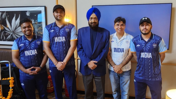 Indias FIFA athletes Charanjot Singh and Karman Singh with Mr Lokesh Suji, Director of ESFI and Vice-President of AESF and Mr. Raja Randhir Singh, Interim President of Olympic Council of Asia (Image Courtesy: ESFI)