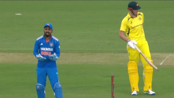 ind-vs-aus-bizarre-stumping-missed-run-out-chance-more-howlers-kl-rahul-takes-centre-stage-in-mohali