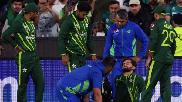 ind-vs-pak-former-pakistan-pm-trolled-for-mocking-india-with-they-cannot-play-shaheen-afridi-post