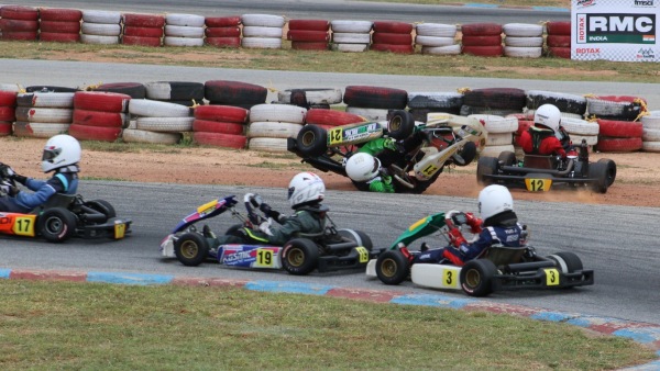 Yatharth Gaur, No.21, turns turtle after an incident but bounces back to take second in Micro Max prefinal