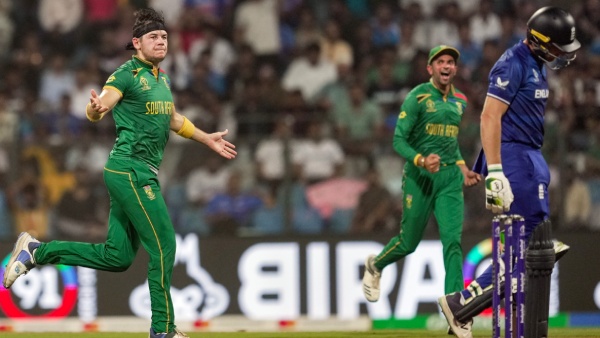 eng-vs-sa-butters-dosti-yaari-group-destroyed-england-cricket-fans-after-englands-100-8-vs-so