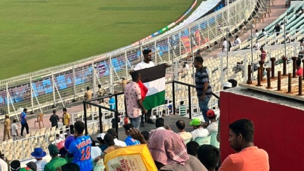 palestine-flag-eden-gardens-bangladesh-vs-pakistan