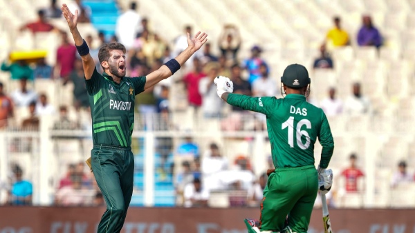 pak-vs-ban-shaheen-afridi-breaks-mitchell-starc-record-silences-bangladesh-fans-eden-gardens-kolkata