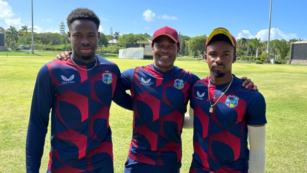 brian-lara-with-west-indies-players