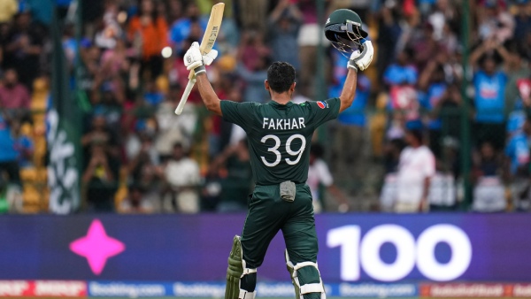 pak-vs-nz-na-protein-na-jajbe-ki-kami-sehwag-shoaib-akhtar-salute-fakhar-zaman-for-63-ball-hundred