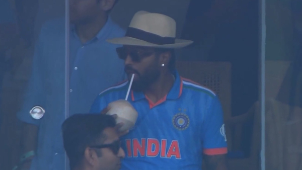 ind-vs-nz-hardik-pandya-spotted-watching-semi-final-with-kiara-advani-sidharth-malhotra-john-abraham
