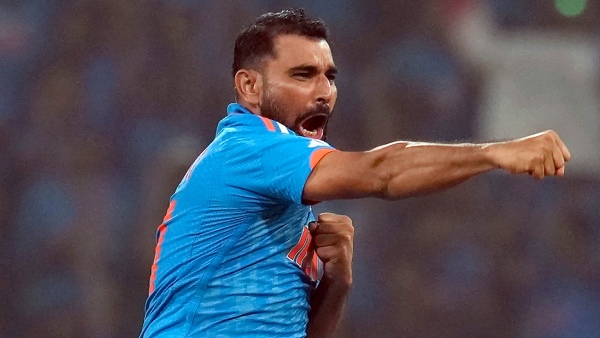 world-cup-2023-sharm-karo-yaar-mohammed-shami-ridicules-pakistan-player-over-different-balls-comment world-cup-2023-sharm-karo-yaar-mohammed-shami-ridicules-pakistan-player-over-different-balls-comment