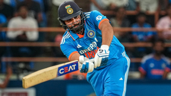ind-vs-ned-rohit-sharma-reveals-how-rahul-dravid-has-been-leader-on-and-off-field-in-world-cup-2023