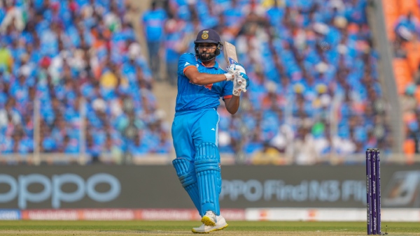 ind-vs-aus-final-selfless-rohit-sharma-leads-from-front-again-with-another-cracking-start-fans-react