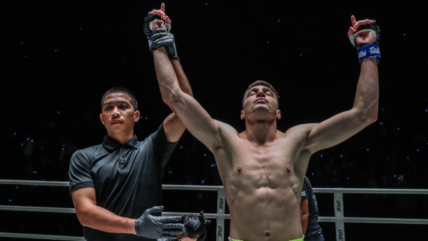 Soner Sen reacts after ONE Friday Fights 39 win