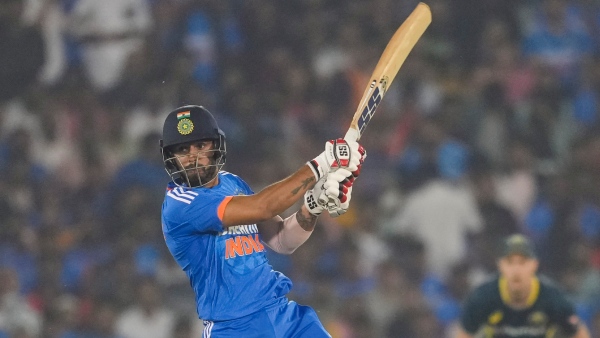 ind-vs-aus-umpire-apologises-jitesh-sharma-despite-getting-hit-by-punjab-kings-batters-straight-shot ind-vs-aus-umpire-apologises-jitesh-sharma-despite-getting-hit-by-punjab-kings-batters-straight-shot