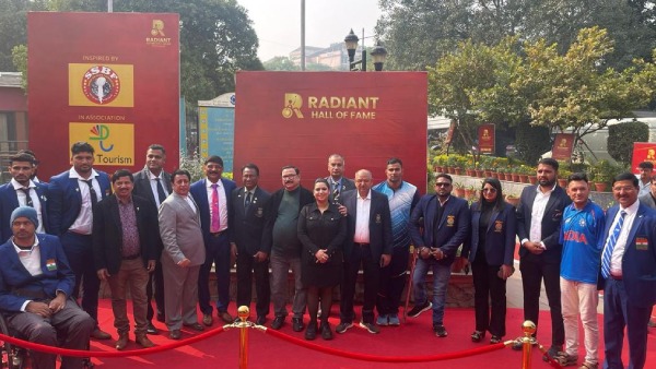 sumit-antil-sheetal-devi-win-best-male-and-female-athlete-at-radiant-differently-abled-sports-award