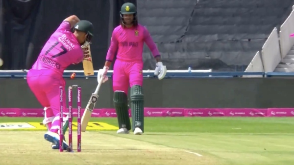 ind-vs-sa-sunil-gavaskar-and-shaun-pollock-blast-south-africa-with-food-on-table-comment