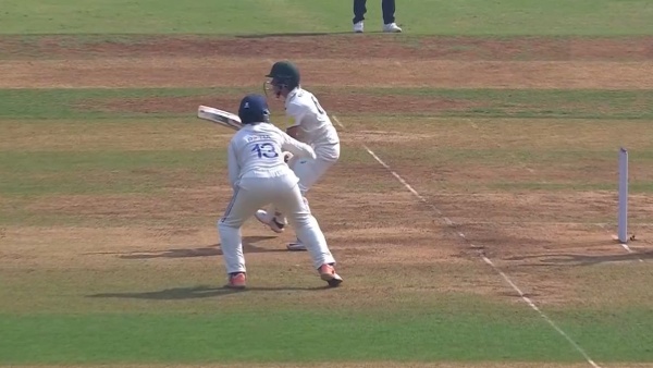 Richa Ghosh Beth Mooney Run Out