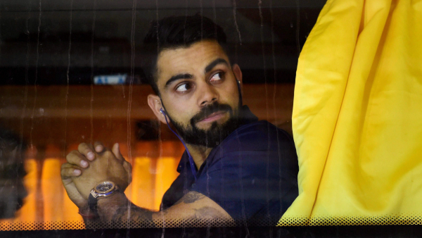 virat-kohli-bus