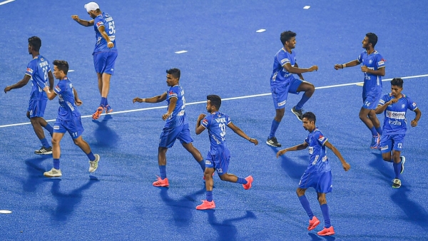 Hockey India Junior 600