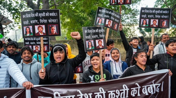 junior-wrestlers-protest