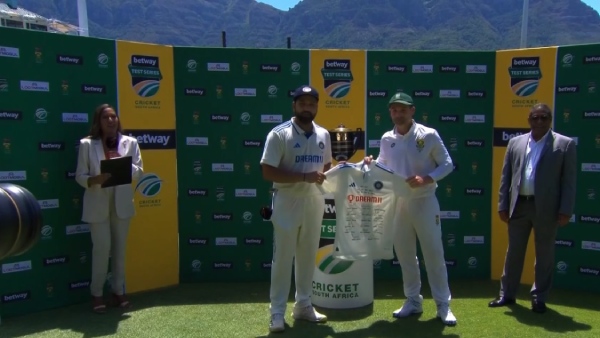 rohit-sharma-gives-retiring-dean-elgar-signed-jersey-says-there-are-not-too-many-players-like-him