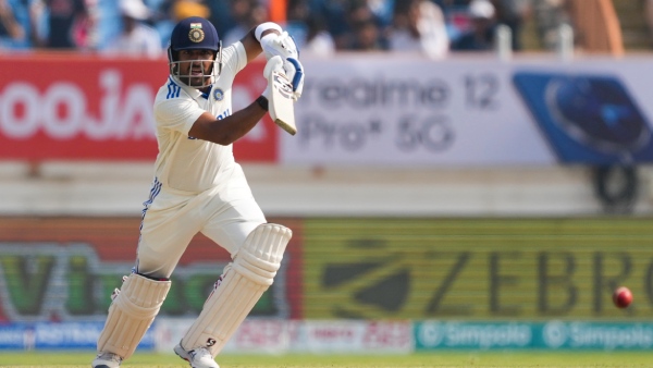 dhruv-jurel-biography-son-of-kargil-war-veteran-mother-once-sold-gold-chain-for-cricket-kit