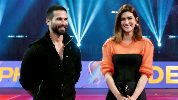 Kirti Sanon and Shahid Kapoor during PKL season 10