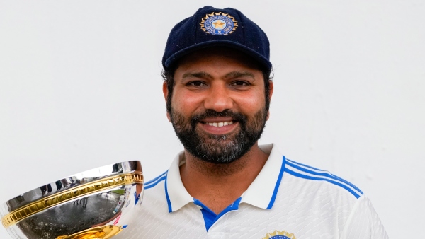 rohit-sharma-abuses-india-fielders-during-day-2-of-ind-vs-eng-2nd-test-fans-shocked-watch-video