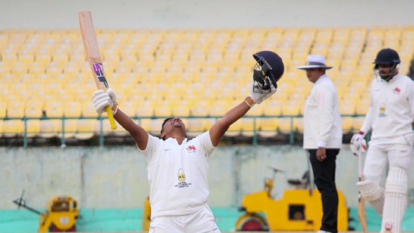 ab-de-villiers-makes-that-is-not-normal-comment-for-sarfaraz-khan-ahead-of-india-vs-england-2nd-test