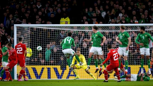 Xherdan Shaqiri scores