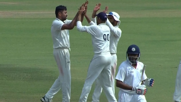 ranji-trophy-semifinals-tamil-nadu-and-vidarbha-skittle-on-day-1-as-mumbai-and-madhya-pradesh-on-top
