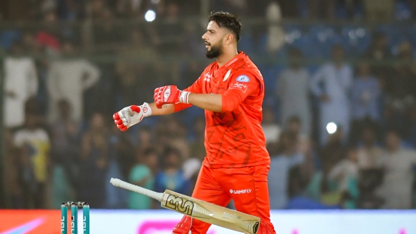 peshawar-zalmi-vs-islamabad-united