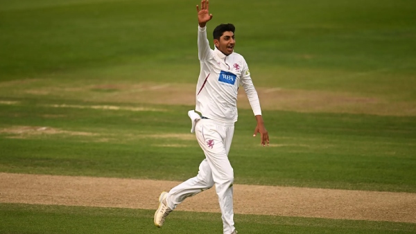 dharamsala-test-why-shoaib-bashir-and-ollie-robinson-have-been-separated-from-rest-of-england-squad