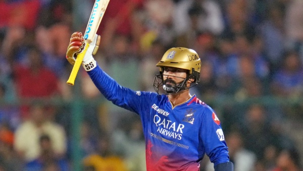 Dinesh Karthik becomes third player to play to 250 IPL matches