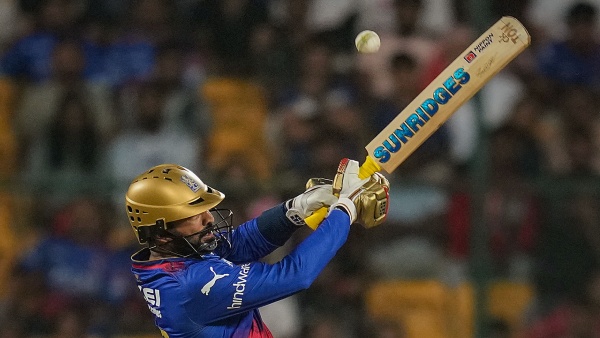 mi-vs-rcb-dk-is-the-real-thala-harsha-bhogle-fans-salute-38-year-old-finisher-dinesh-karthik