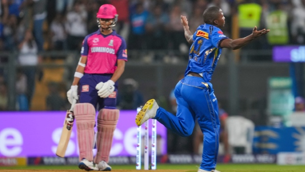 ipl-2024-akash-chopra-says-rohit-sharma-should-pick-phone-and-call-yashasvi-jaiswal-here-is-why