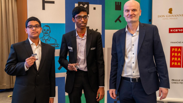 Aansh left and R Praggnanandhhaa right won the best team award in Prague