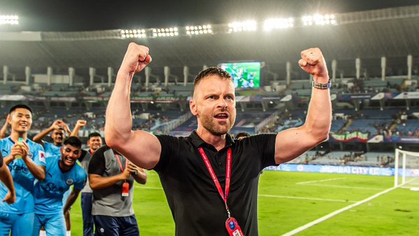 petr-kratky-extends-his-stay-with-mumbai-city