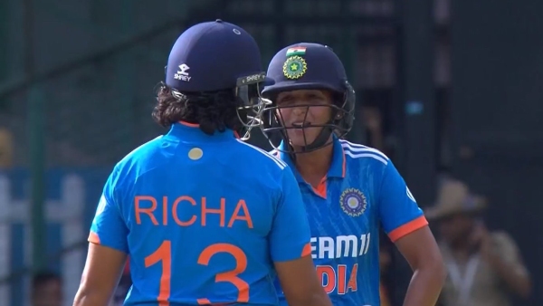 indw-vs-saw-harmanpreet-kaur-smashes-two-fours-and-a-six-in-50th-over-to-complete-sixth-odi-hundred