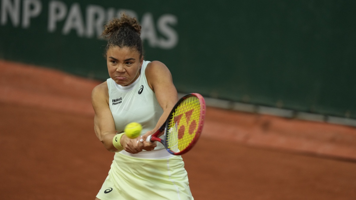 French Open 2024 Jasmine Paolini reaches semifinals by beating Elena Rybakina