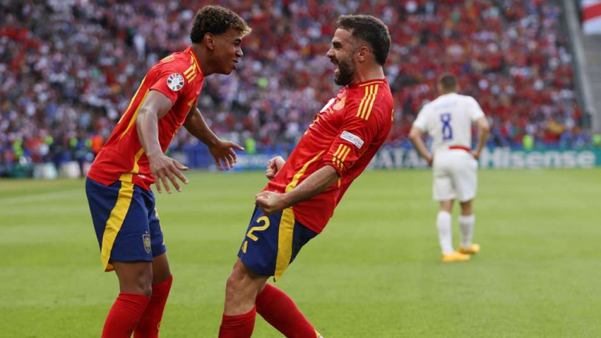 Lamine Yamal and Dani Carvajal