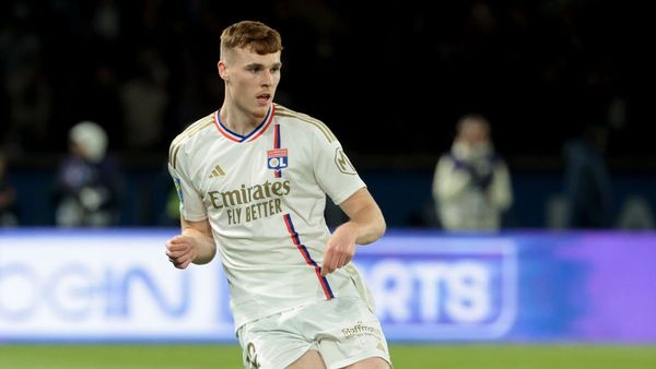 Everton Signs O'Brien from Lyon