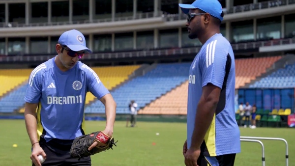 gautam-gambhir-seen-in-one-on-one-interaction-with-sanju-samson-team-india-train-under-him-first-tim