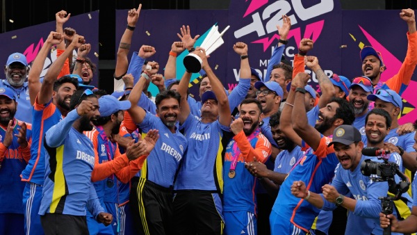 team-india-lands-in-delhi-with-t20-world-cup-trophy-as-thousands-of-fans-gather-to-welcome-their-sta