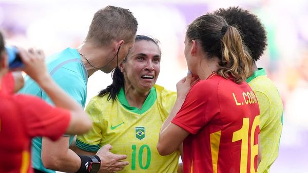 Spain Tops Group C; Marta's Emotional Exit