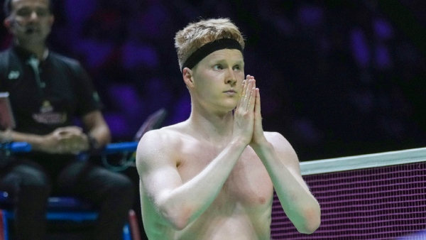 danish-badminton-star-anders-antonsen-fires-his-coach-for-placing-bets