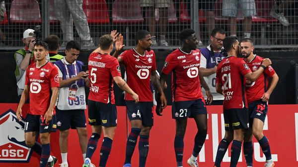Lille Leads Slavia Praha 2-0