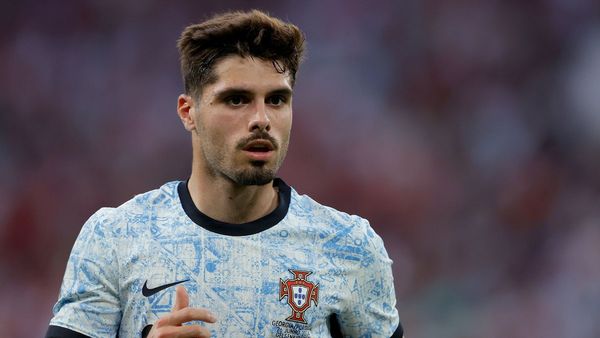 Chelsea Buys Pedro Neto for £51.4M