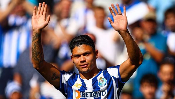 Evanilson's Record Move to Bournemouth